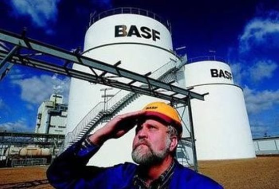 上、中、下游產(chǎn)業(yè)鏈一體化——重慶化醫(yī)/巴斯夫MDI一體化